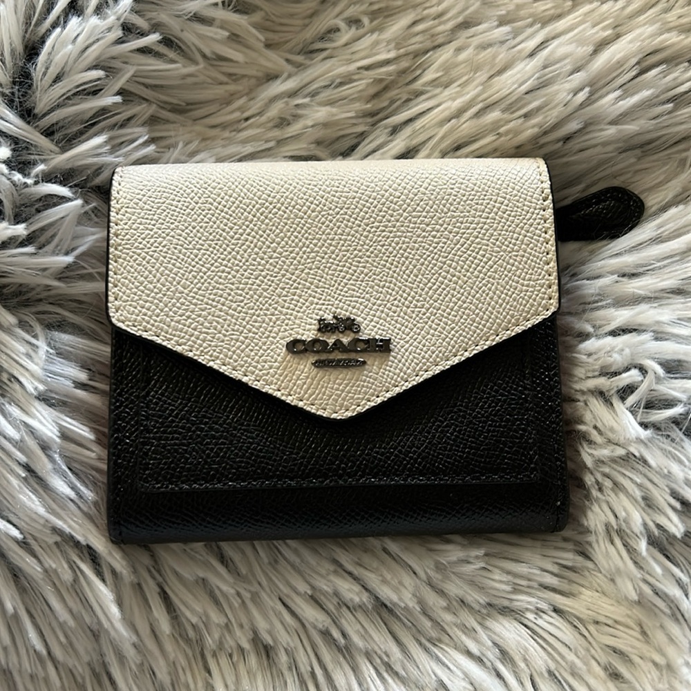 SOLD!⚡️NWOT Coach🍦Tri-Colored Gunmetal Wallet